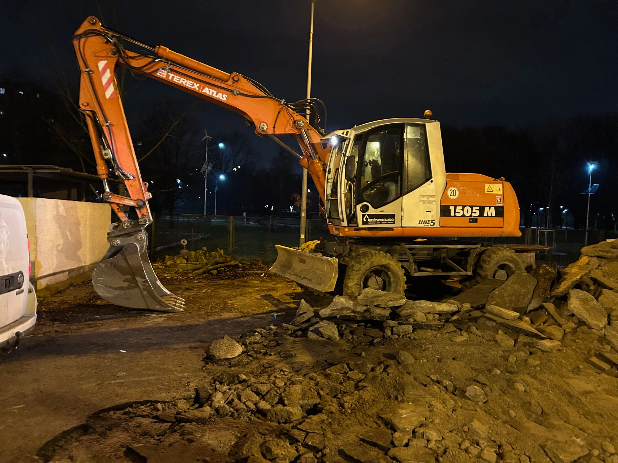 koparka kolowa terex atlas maszyny budowlane kola duza lyzka do wykopow i rozbiorek